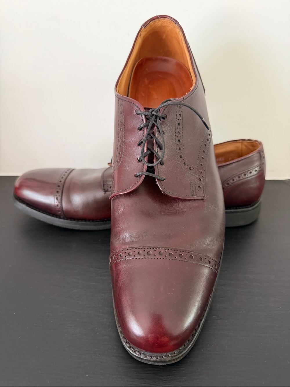 Allen Edmonds CapToe Oxfords. Ortholite Insoles. Size 14AA. Excellent Condition.